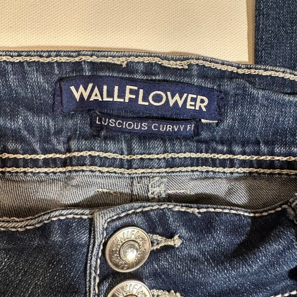 Wallflower Women Luscious Curvy Fit Denim Jeans Size 11 Bling Pockets Distressed - Picture 3 of 7
